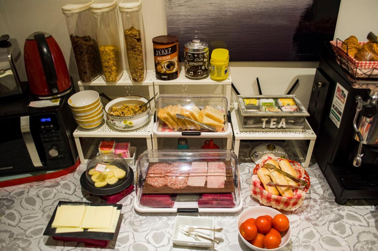 ローマ ルレ コーラ ディ リエンツォ Bed & Breakfast エクステリア 写真